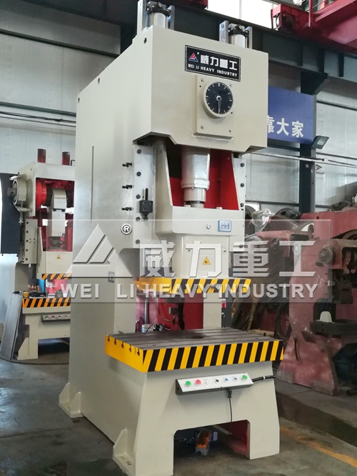 110噸氣動沖床細節(jié)展示2