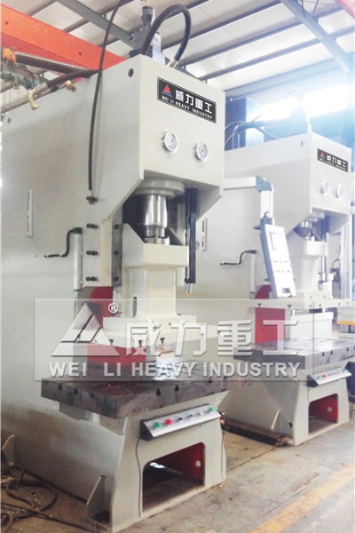 多功能數(shù)控液壓沖床效率高