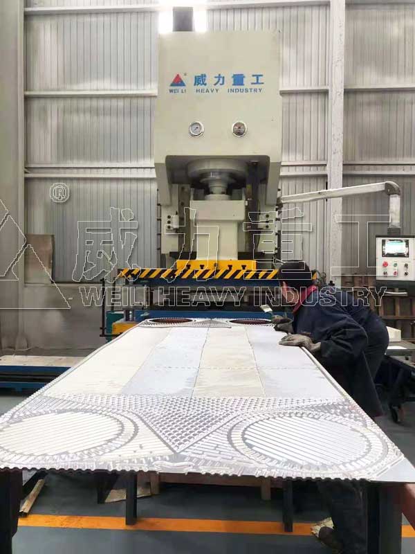 160噸油壓沖床客戶使用現(xiàn)場(chǎng)